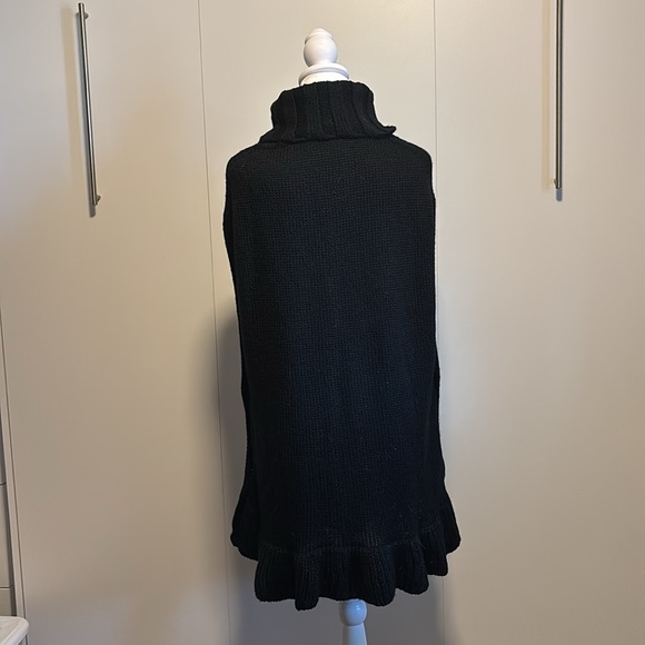 Black Poncho/Shawl Sweater - Picture 3 of 4